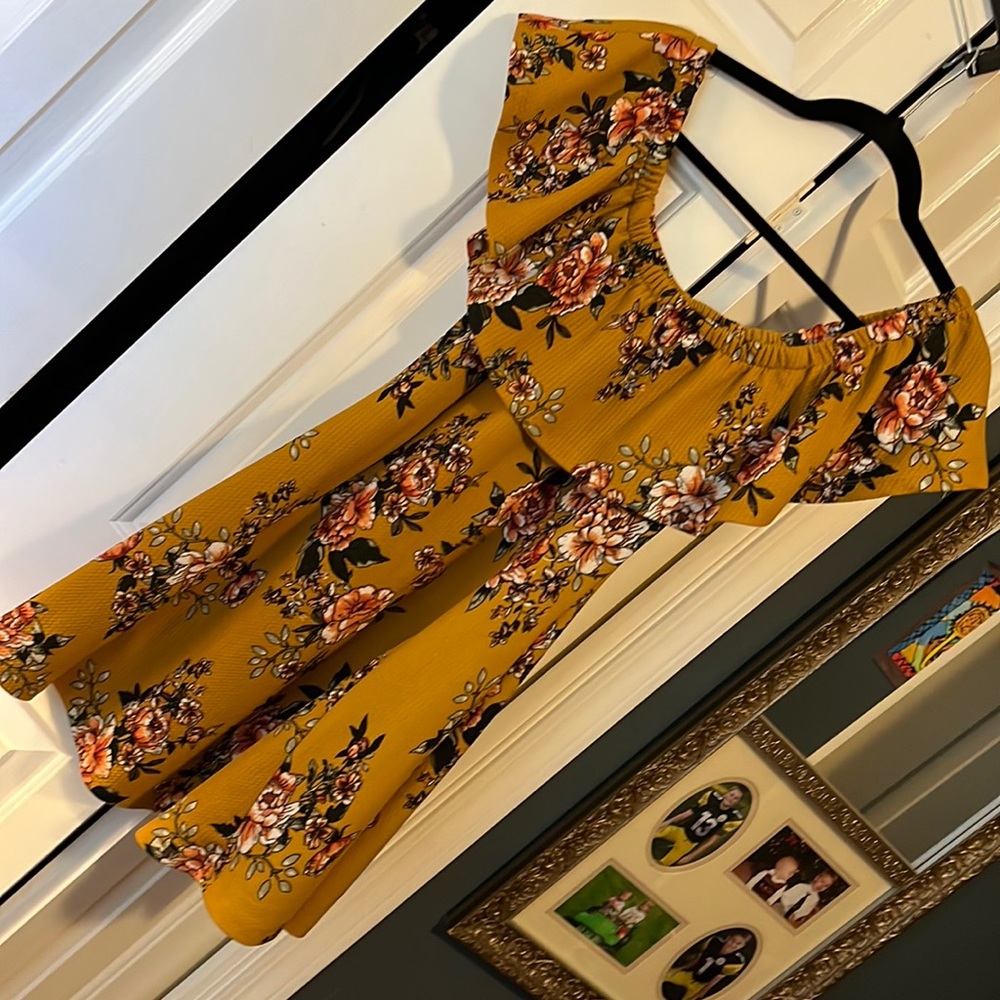 Size L. No pets no smoking.